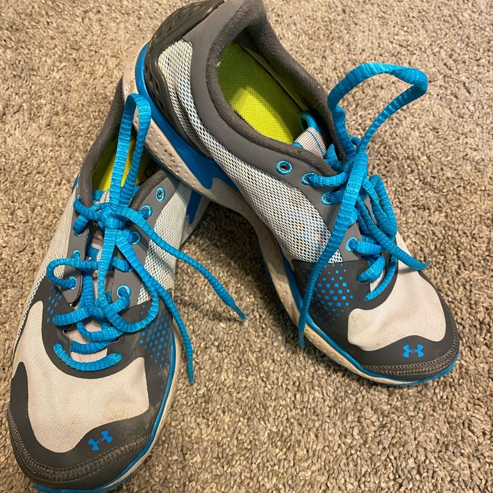 Under Armour tennis shoes